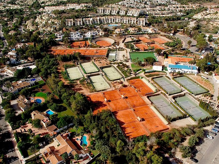 El Centro de Tenis de La Manga Club recibe una inversión